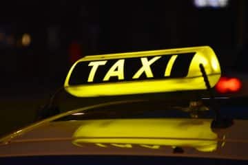 yellow Taxi light sign