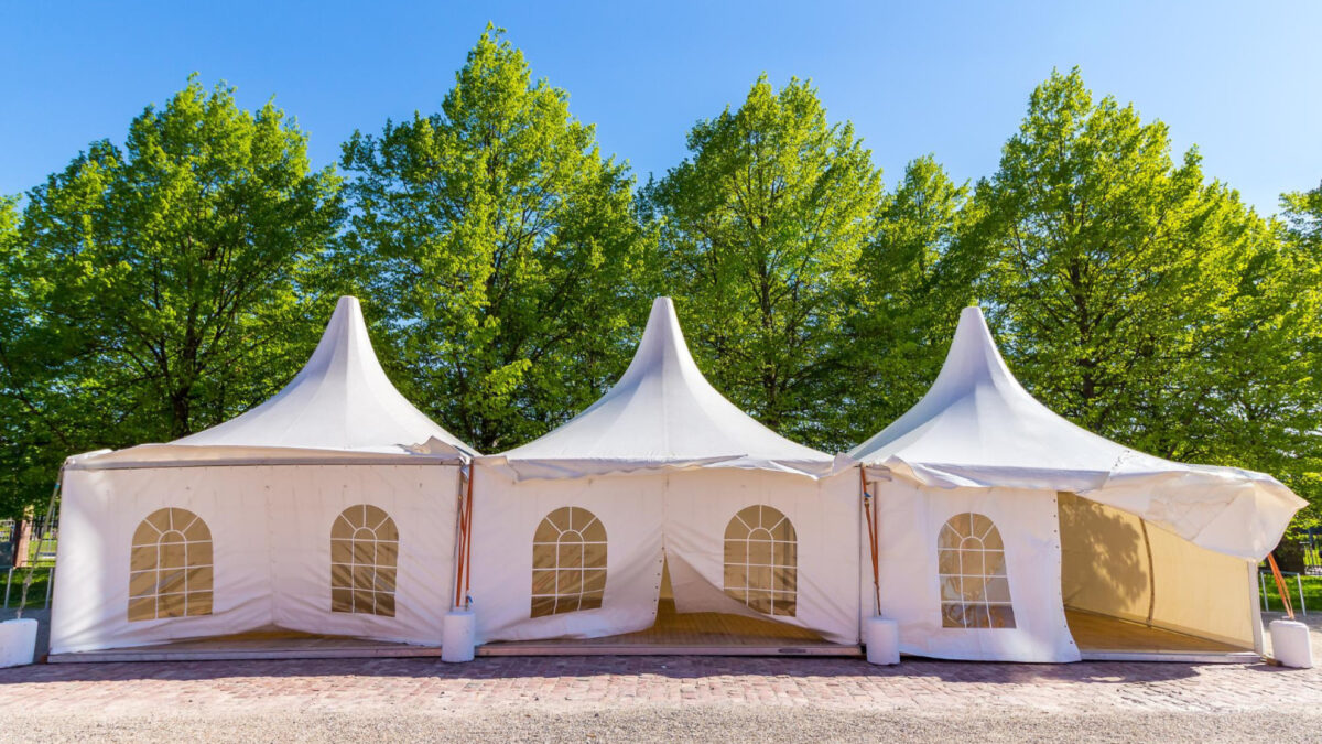 Tentes de réception : la solution idéale pour vos événements en plein air